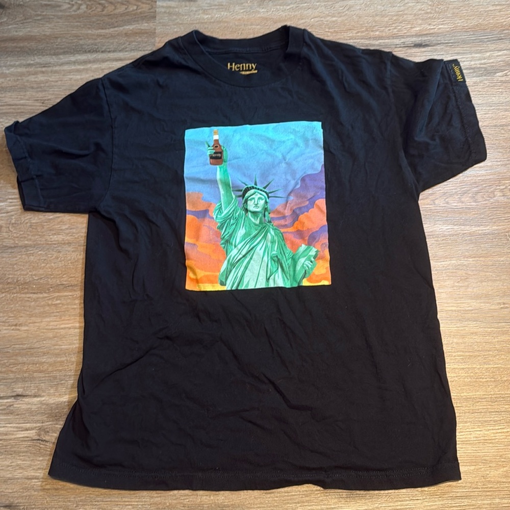 Graphic tee size L